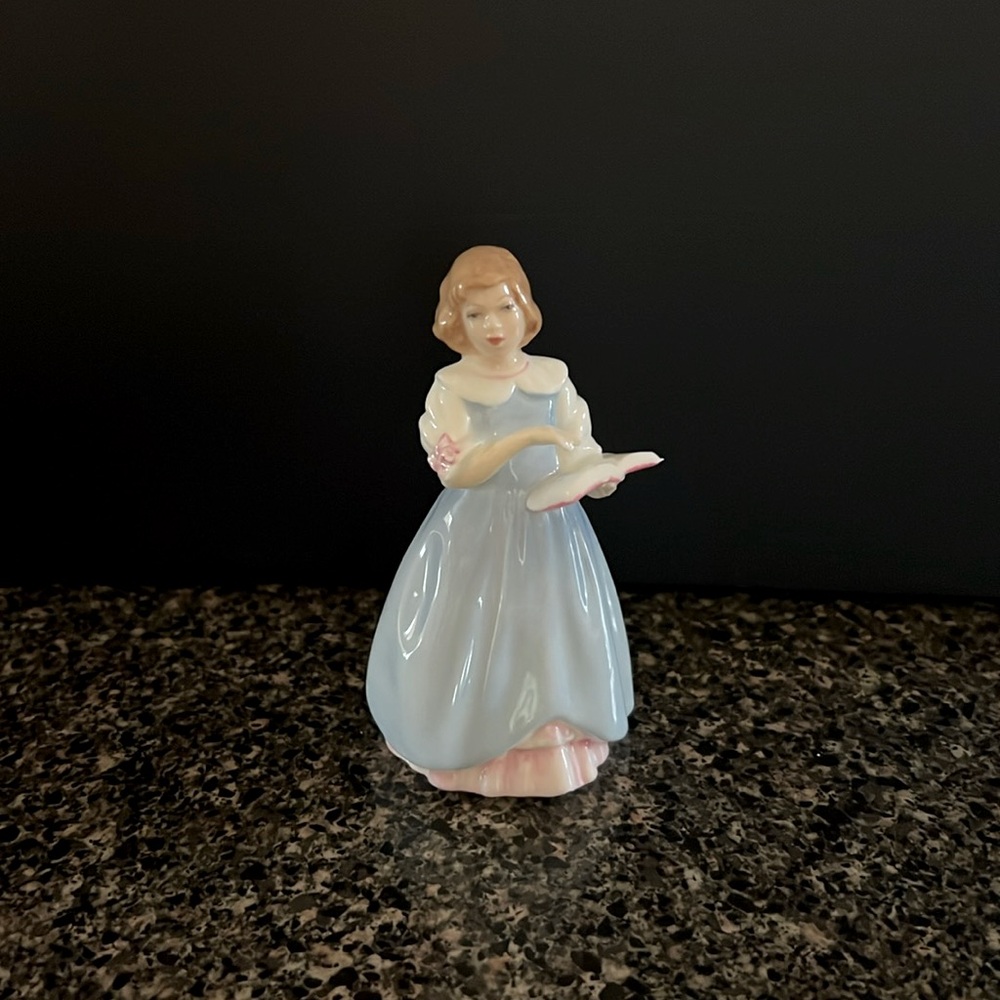 1994 Royal Doulton “First Recital” figurine
